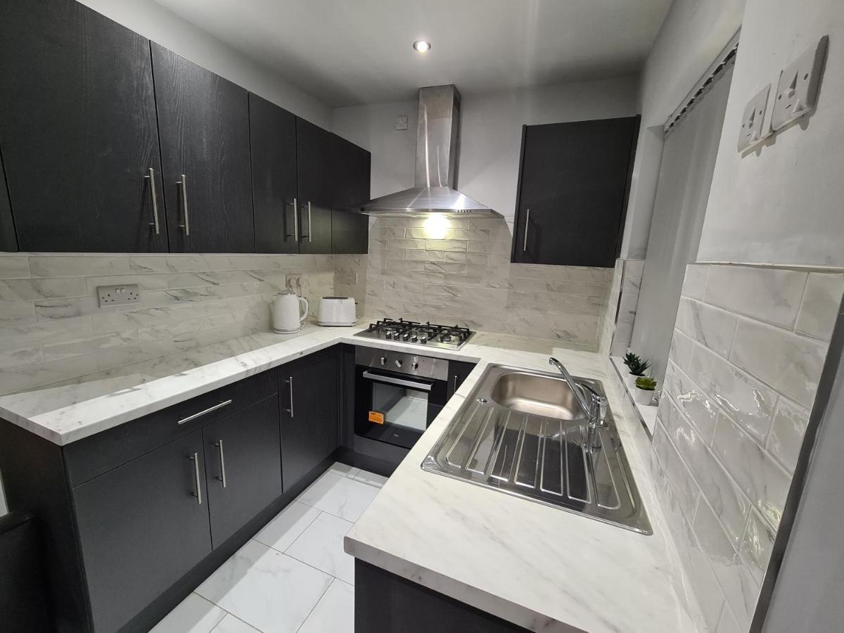 Whole House - 4 Bedrooms - Parking - Sleeps 8 Birmingham Eksteriør bilde
