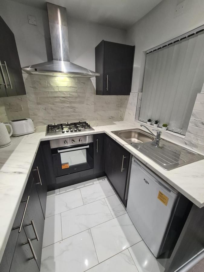 Whole House - 4 Bedrooms - Parking - Sleeps 8 Birmingham Eksteriør bilde