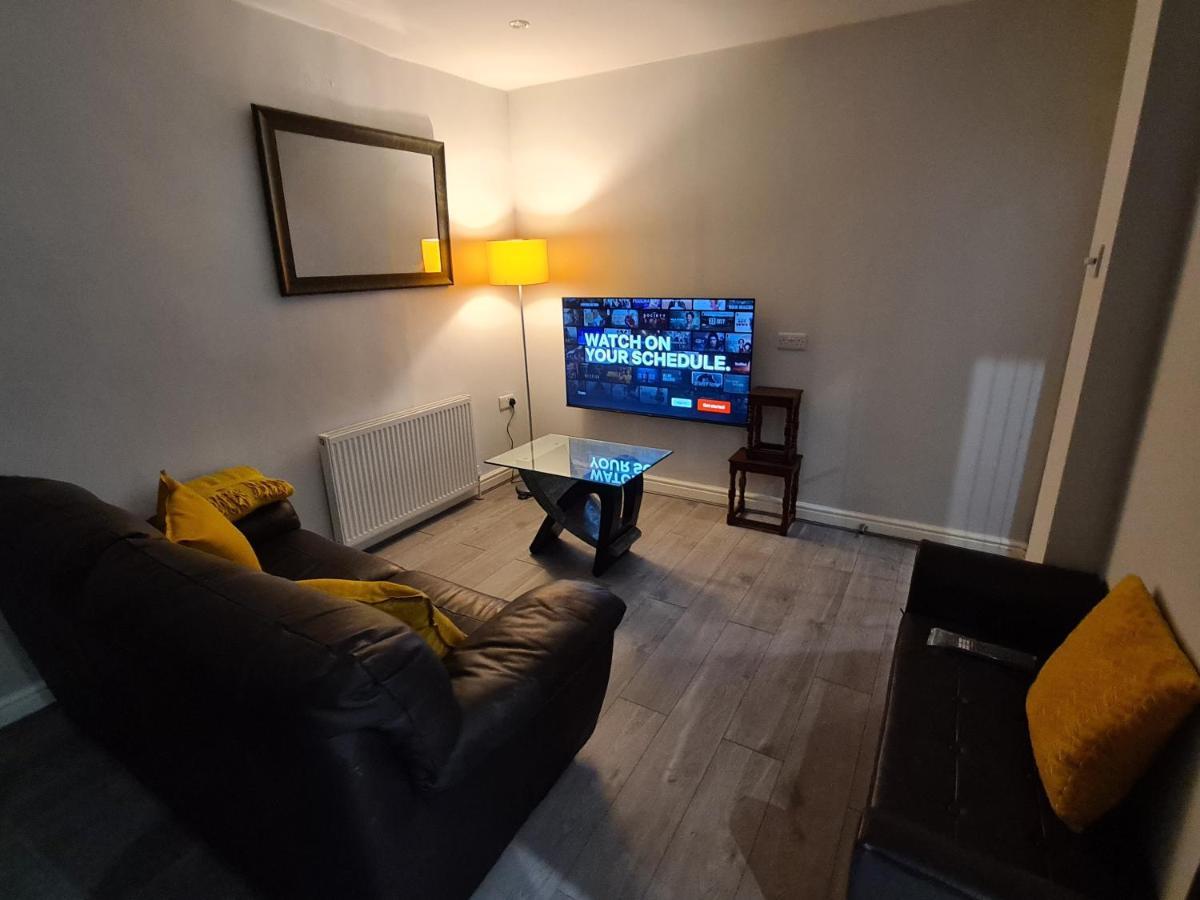 Whole House - 4 Bedrooms - Parking - Sleeps 8 Birmingham Eksteriør bilde
