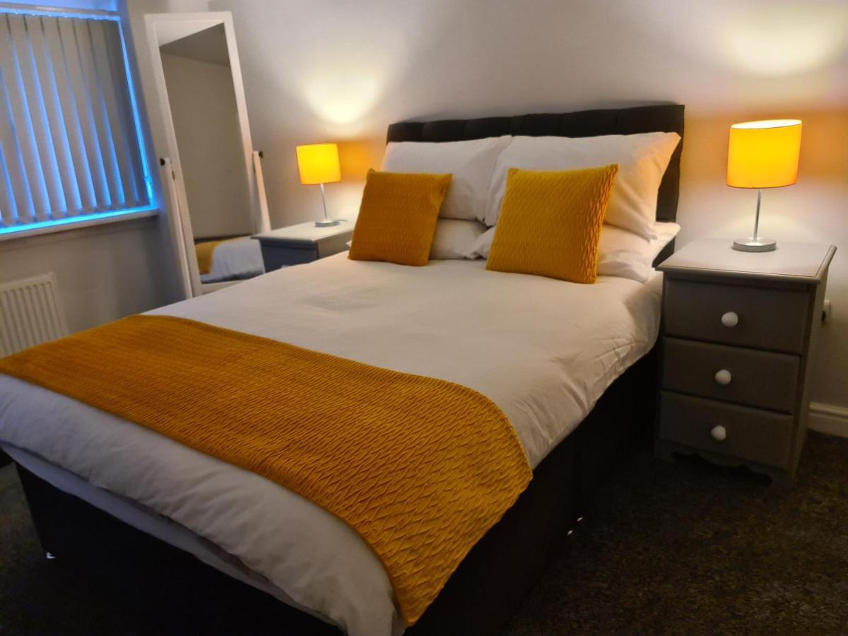 Whole House - 4 Bedrooms - Parking - Sleeps 8 Birmingham Eksteriør bilde