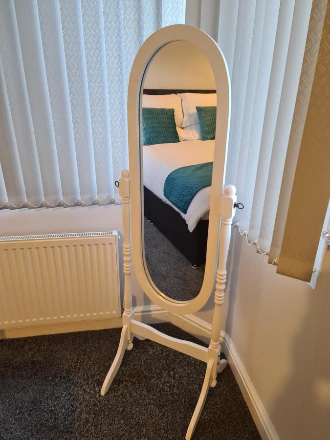 Whole House - 4 Bedrooms - Parking - Sleeps 8 Birmingham Eksteriør bilde
