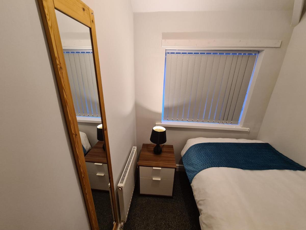 Whole House - 4 Bedrooms - Parking - Sleeps 8 Birmingham Eksteriør bilde