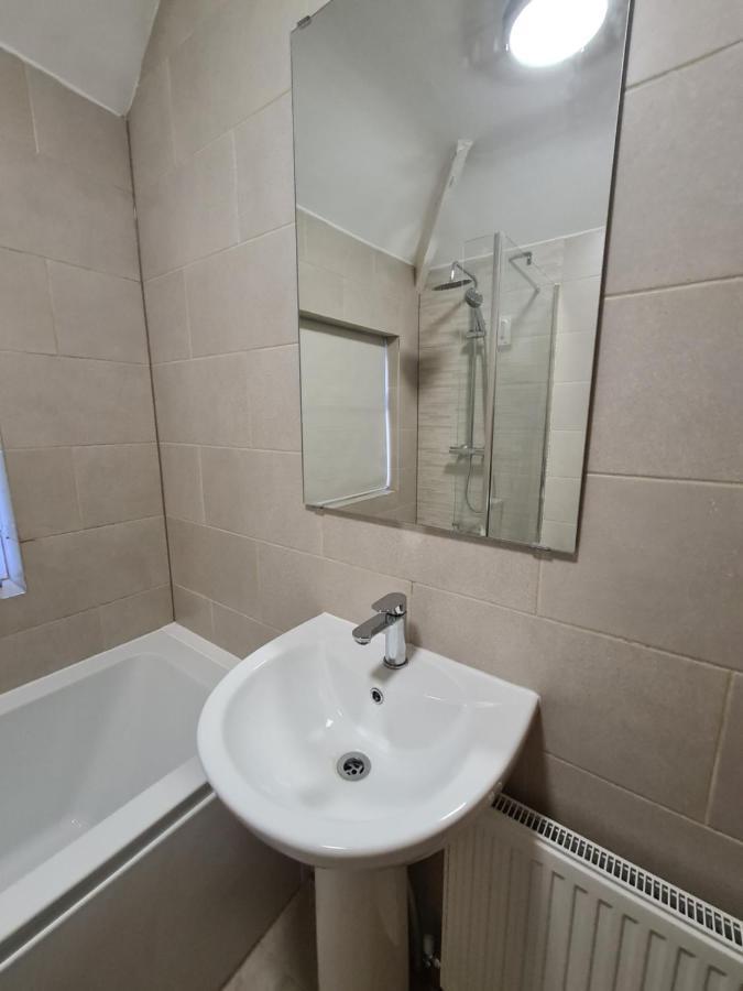Whole House - 4 Bedrooms - Parking - Sleeps 8 Birmingham Eksteriør bilde